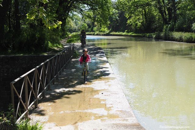 canal du midi en famille à vélo