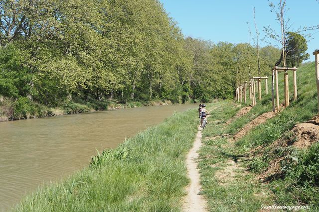 canal du midi en famille à vélo